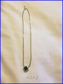 925 sterling silver marked. Pendant/necklace Clover. Malachite. Green