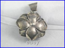 A Vintage Mexican Eagle Mark 925 Sterling Silver Rose Medallion S77