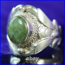 Vintage Jade Hand Wrought 0.925 Sterling Silver Ring size 7