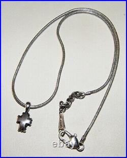 Vintage LAGOS CAVIAR 925 STERLING SILVER CROSS PENDANT NECKLACE Marked